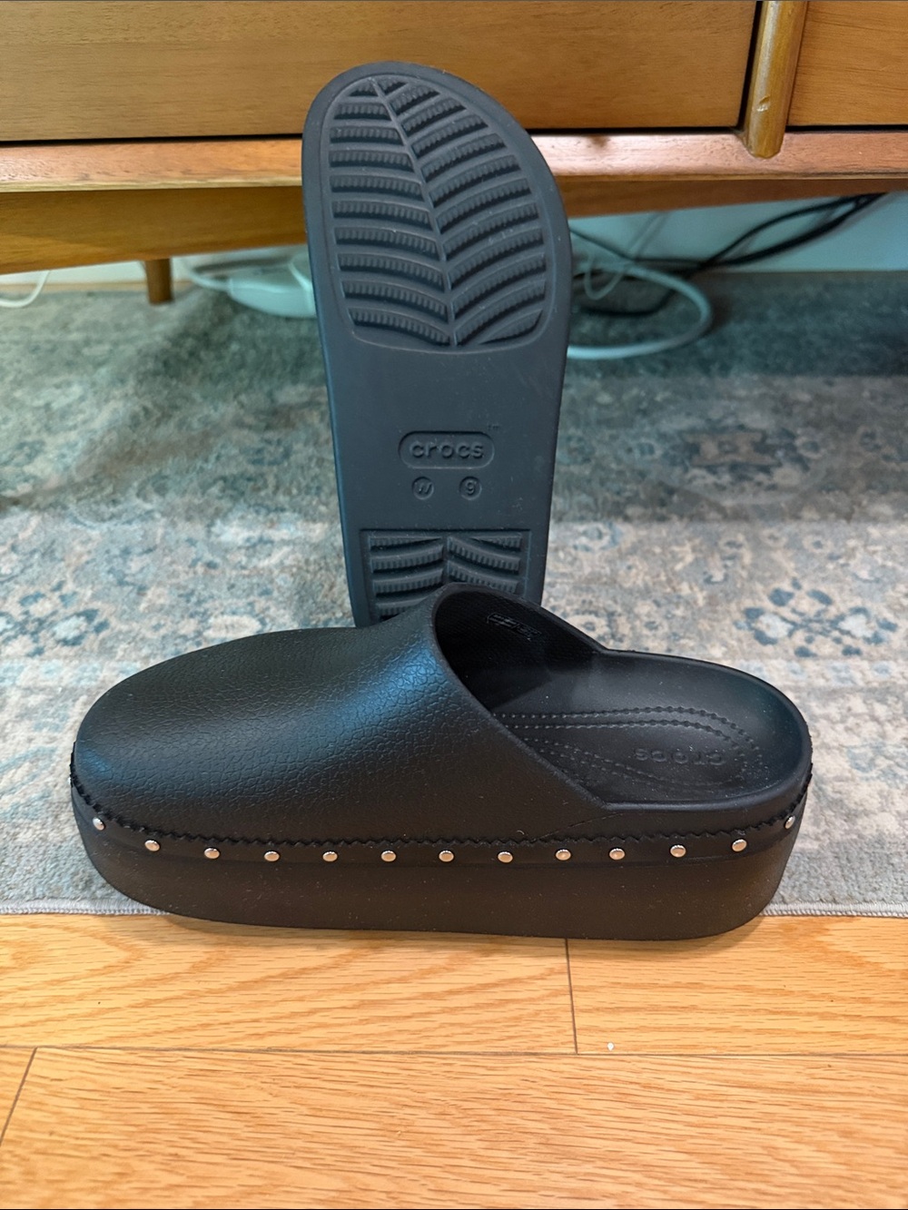 CROCS Studded Dylan Platform Clogs - Black/Silver - Women’s Size 9 - Picture 7 of 7